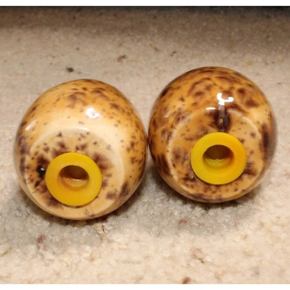 Ceramic Egg Shaped Speckled Salt and Pepper Shakers Set Kitchen Decor